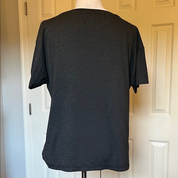 Vuori Women's Grey Exercise/Casual Top - Picture 3 of 7